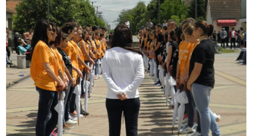 Minut gromoglasne tišine umesto plesa tolerancije